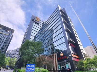 广渠门通正国际大厦300平特价办公室出租 正对电梯，地铁便捷，专业管理