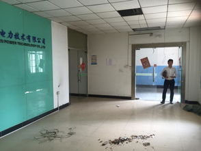 松岗107国道旁800平方米豪华办公室/厂房招租，优越地段，尽享便捷商务